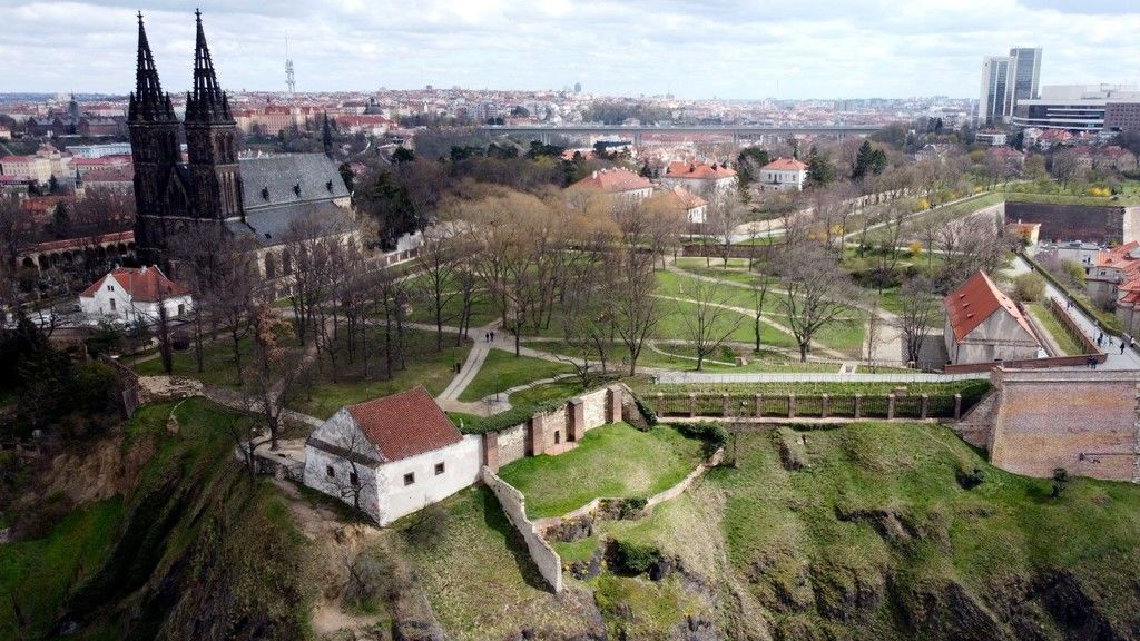 pohlad na vyšehradský park, z nadhledu